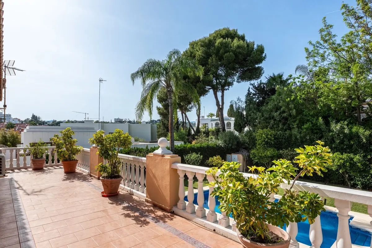 Detached Villa in Nueva Andalucía