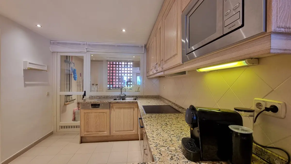 Middle Floor Apartment in Estepona