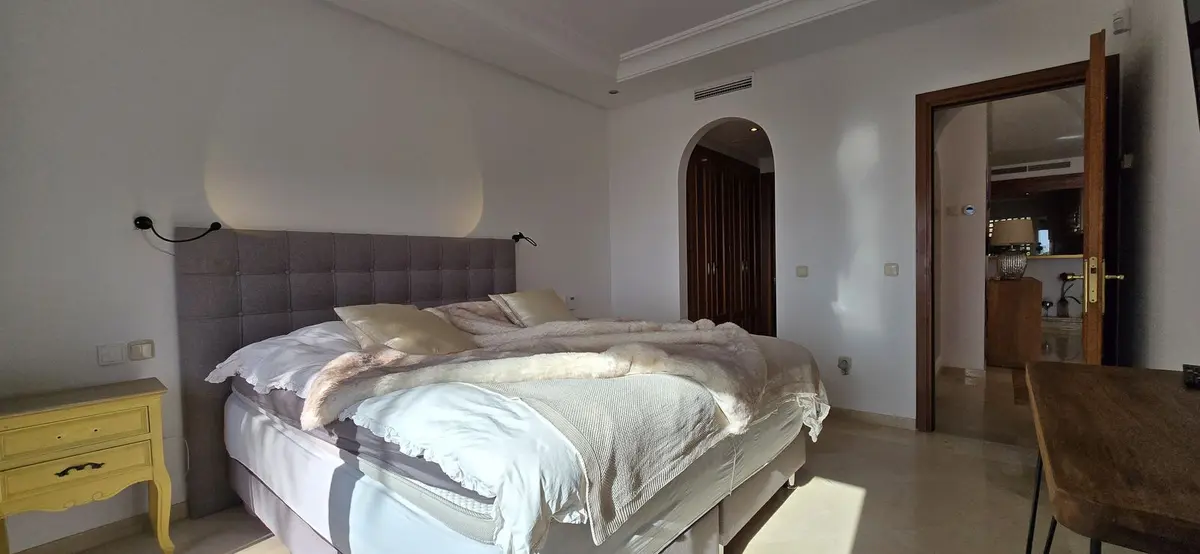 Middle Floor Apartment in Estepona