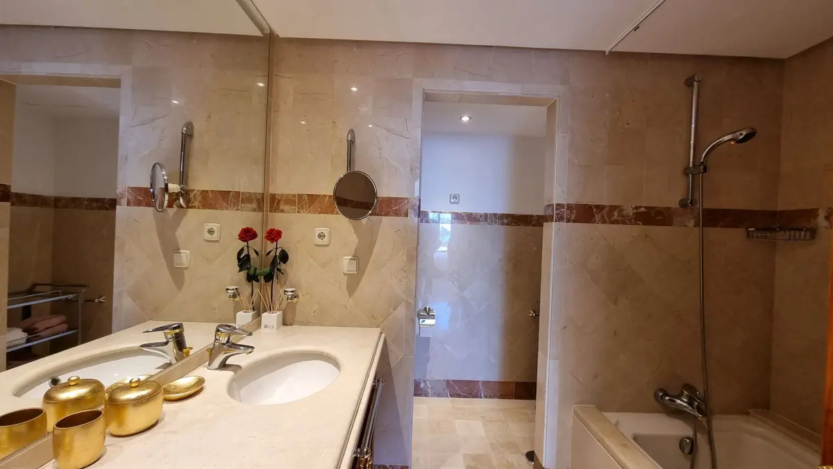 Middle Floor Apartment in Estepona