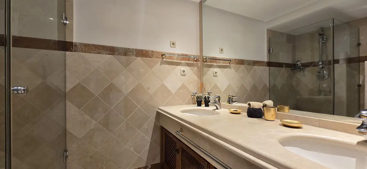 Middle Floor Apartment in Estepona