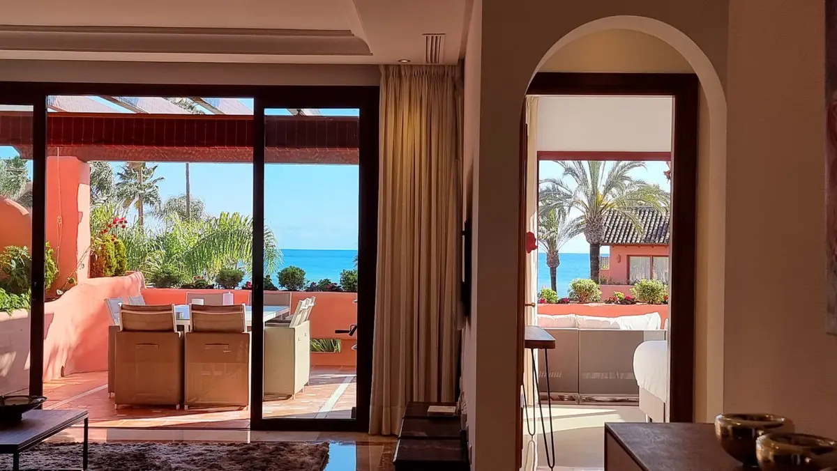 Middle Floor Apartment in Estepona