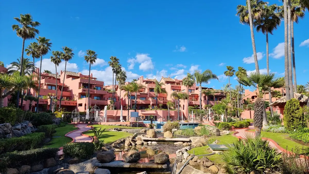 Middle Floor Apartment in Estepona
