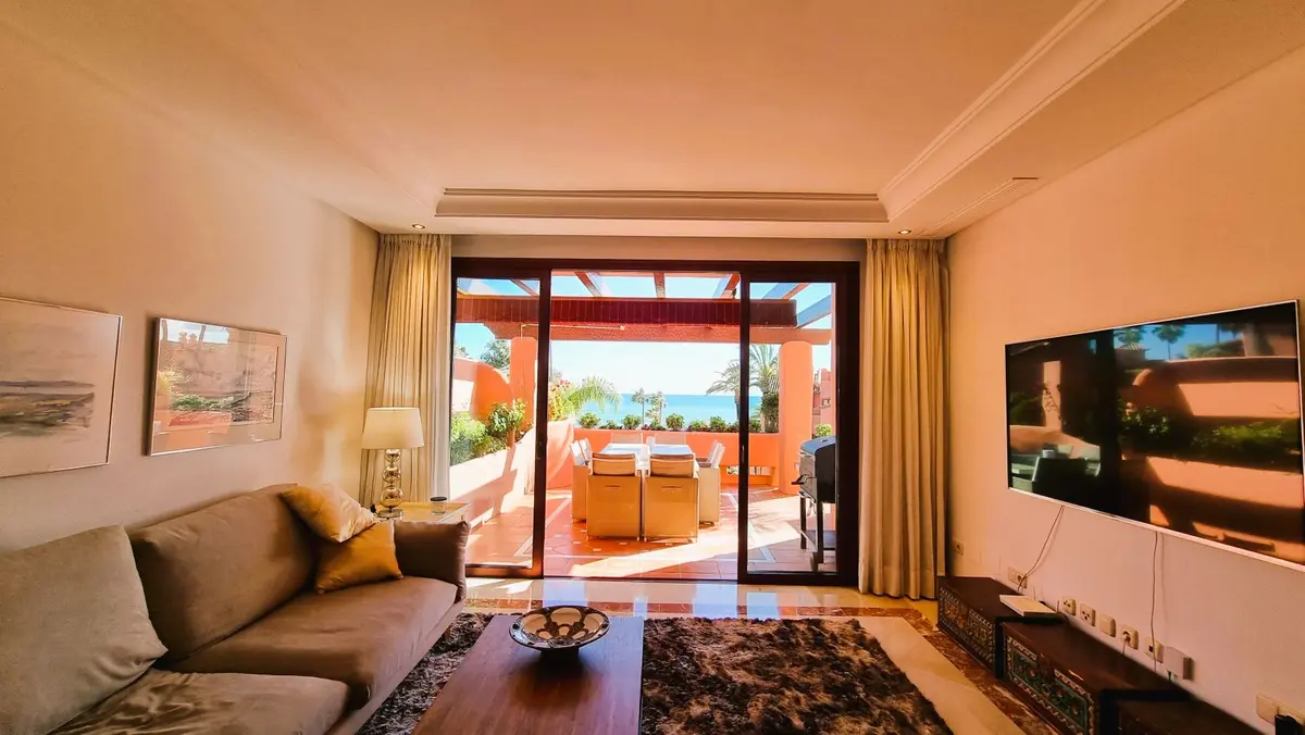Middle Floor Apartment in Estepona