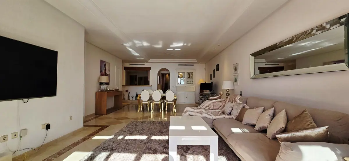 Middle Floor Apartment in Estepona
