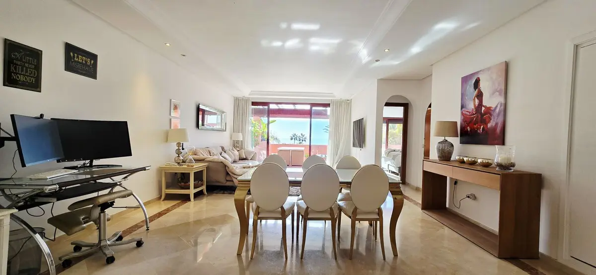 Middle Floor Apartment in Estepona
