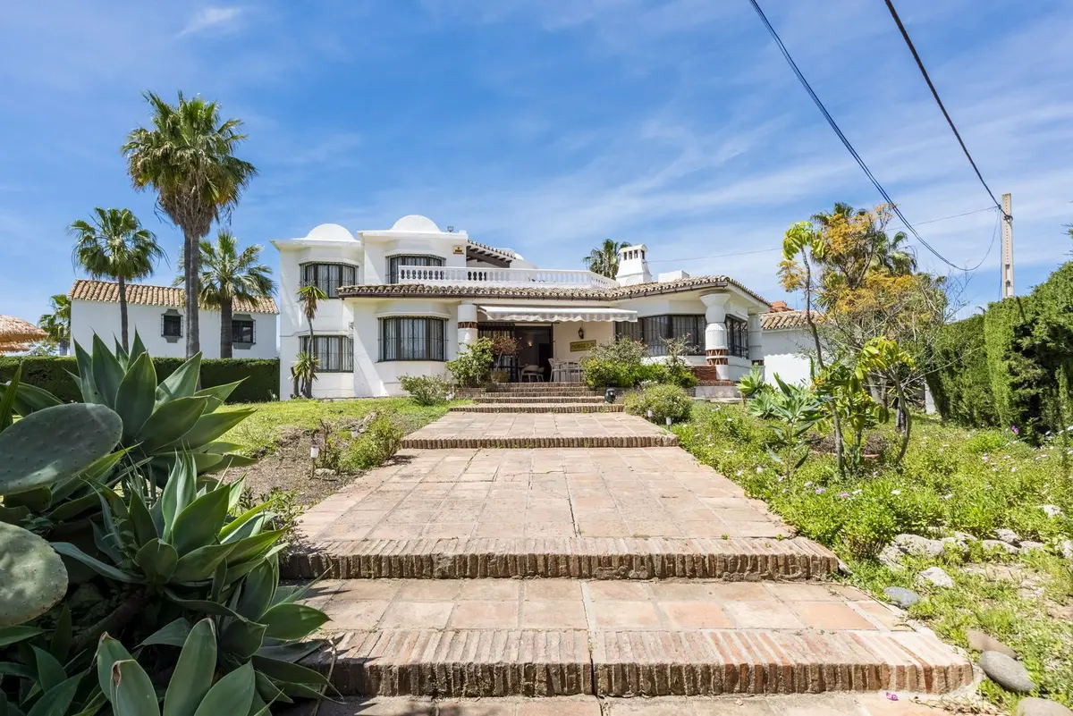 Detached Villa in Atalaya