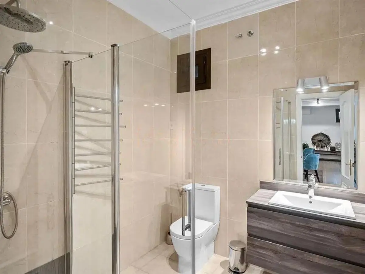 Detached Villa in Selwo