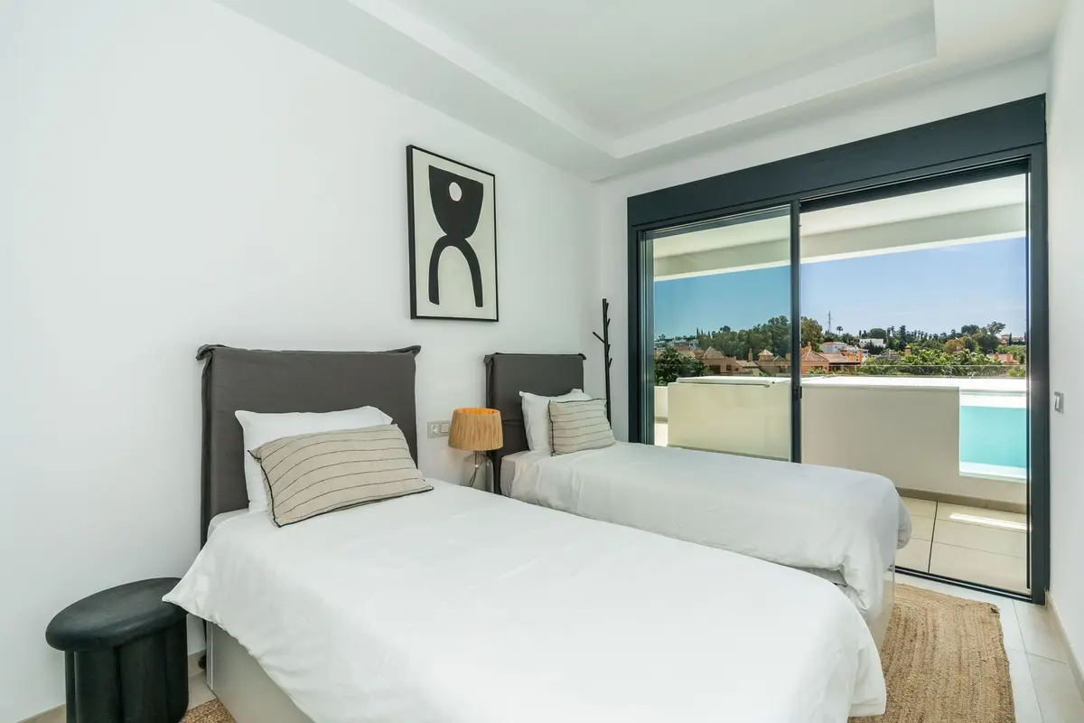 Middle Floor Apartment in Estepona