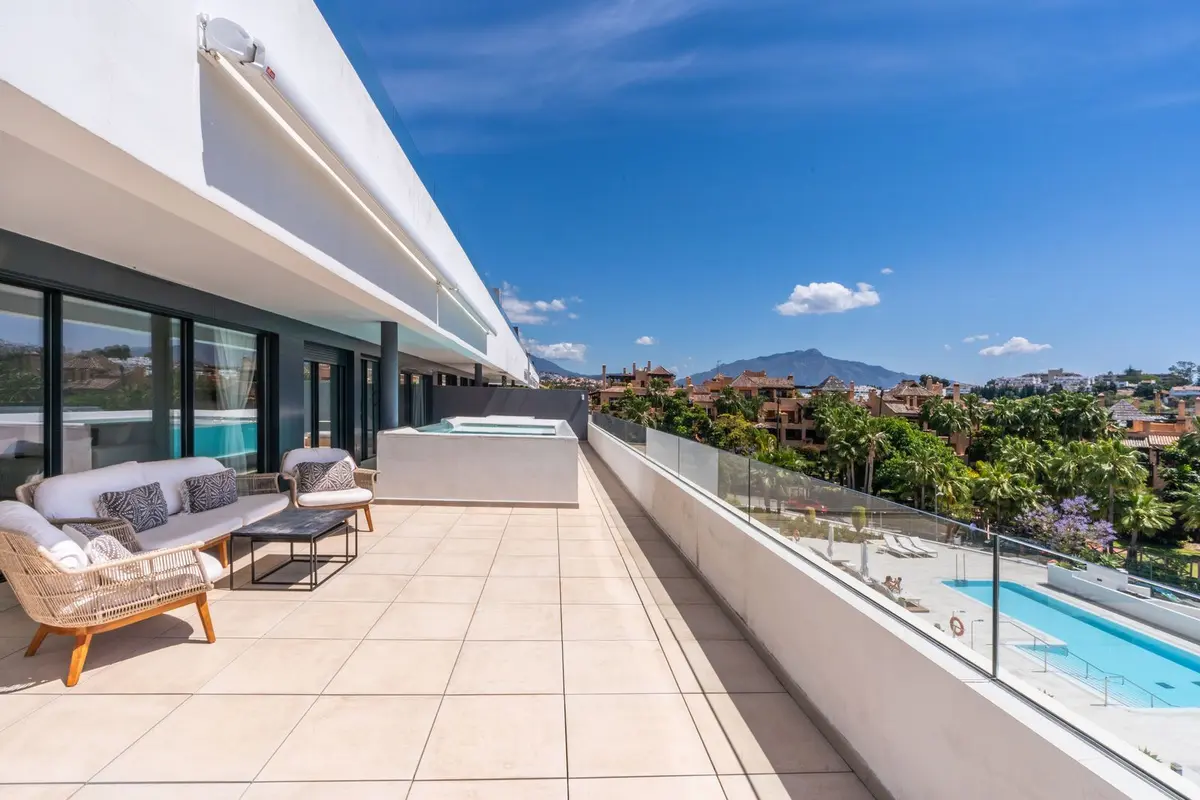 Middle Floor Apartment in Estepona