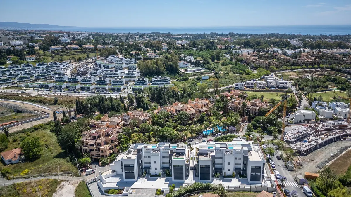 Middle Floor Apartment in Estepona