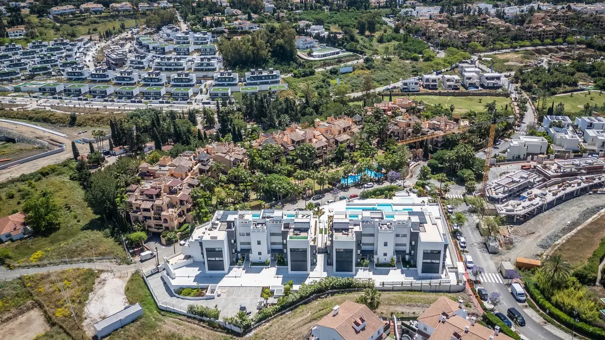 Middle Floor Apartment in Estepona