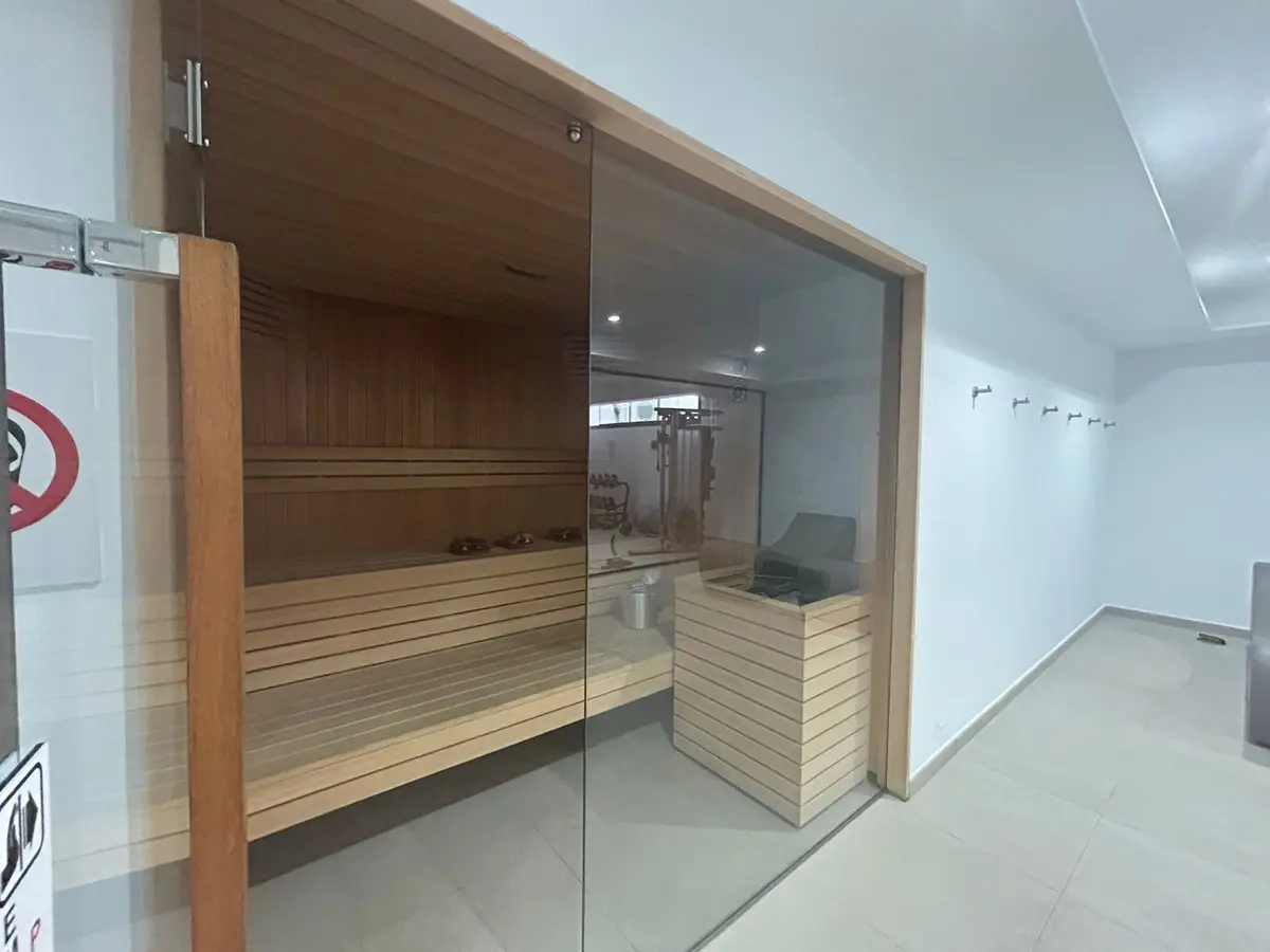 Middle Floor Apartment in Estepona