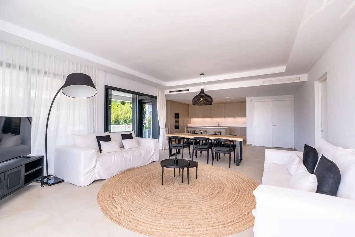 Middle Floor Apartment in Estepona