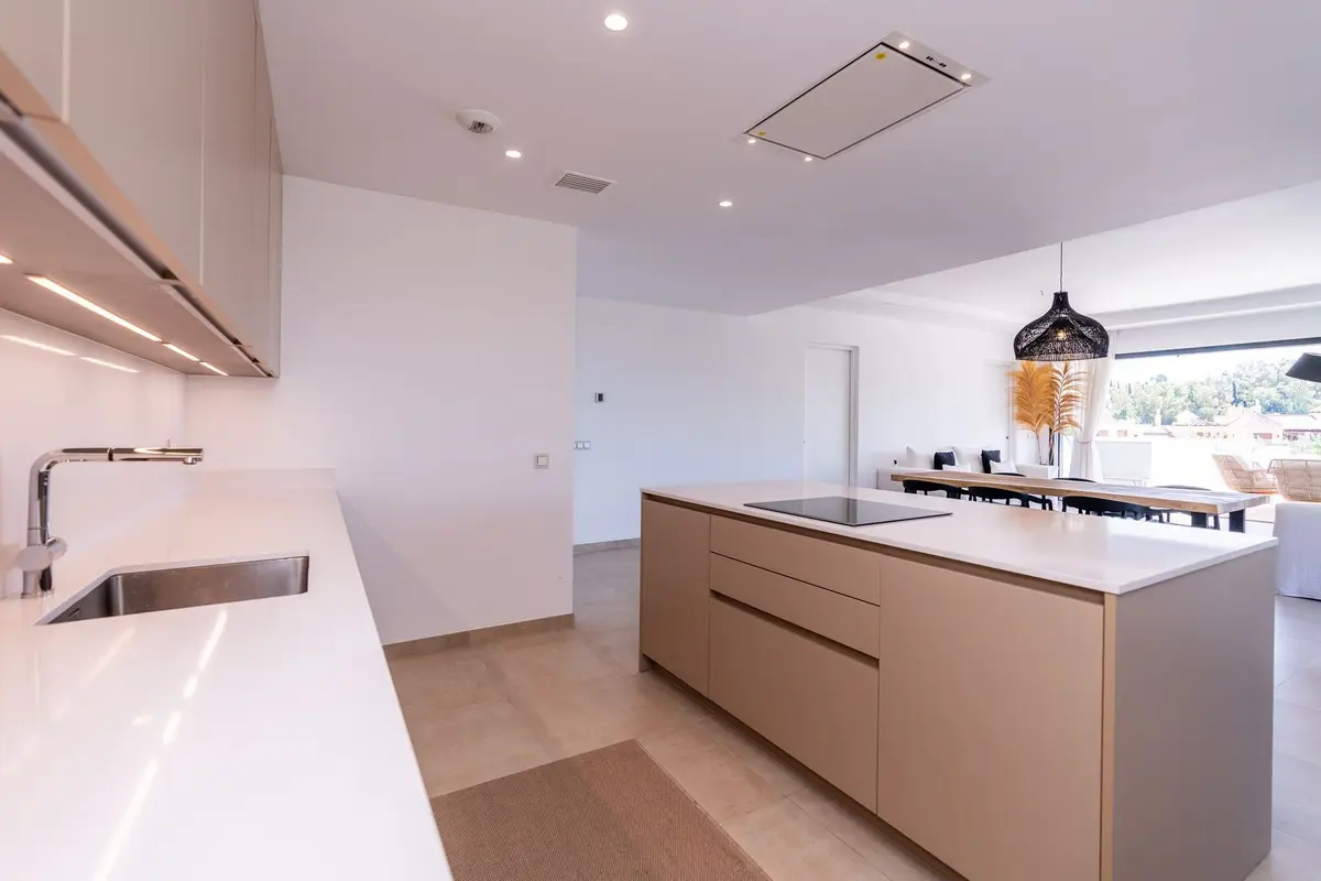 Middle Floor Apartment in Estepona