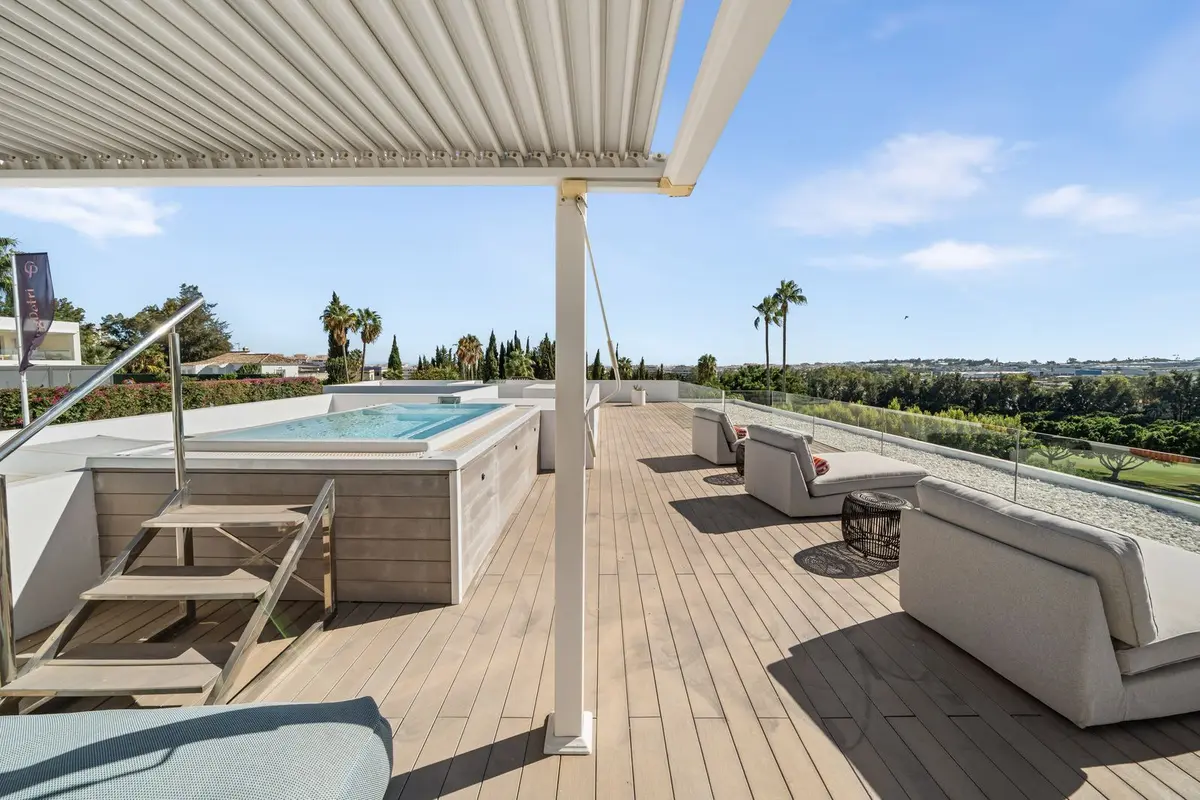 Detached Villa in Nueva Andalucía