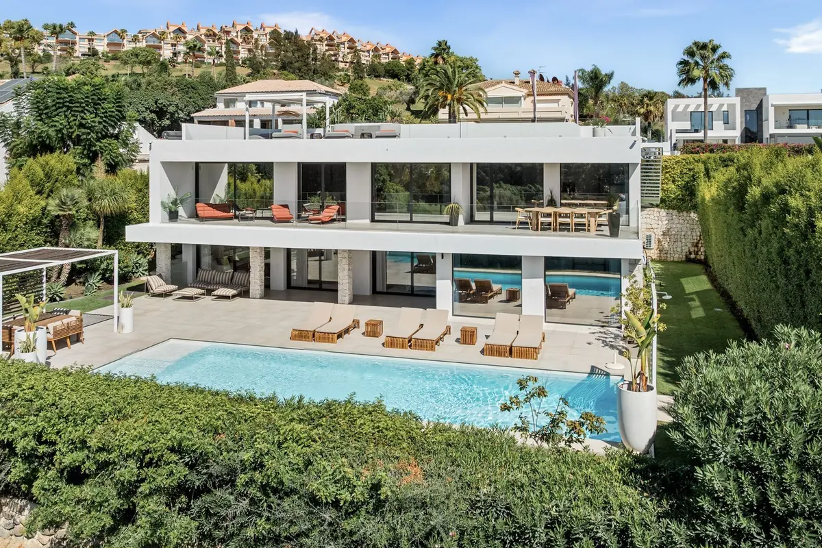 Detached Villa in Nueva Andalucía