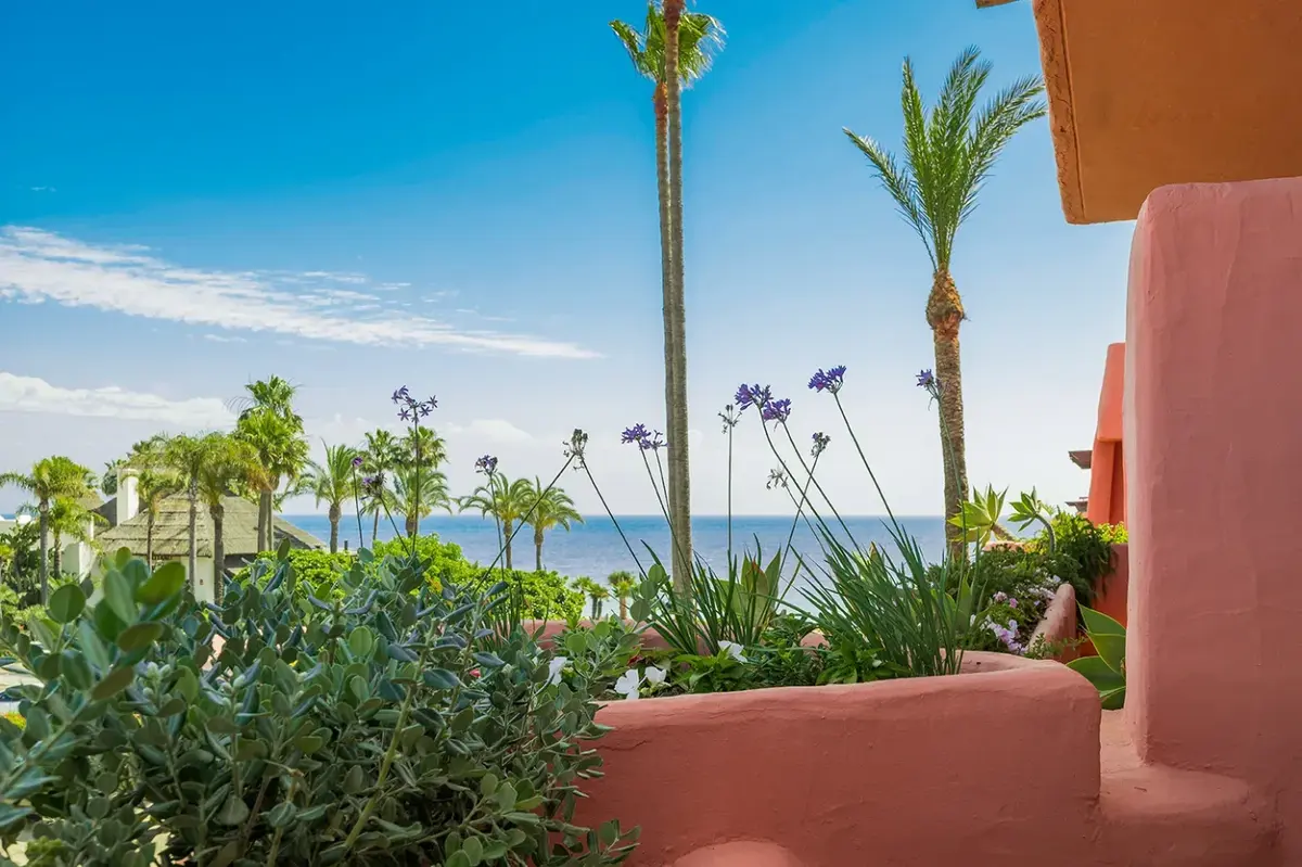 Middle Floor Apartment in Estepona