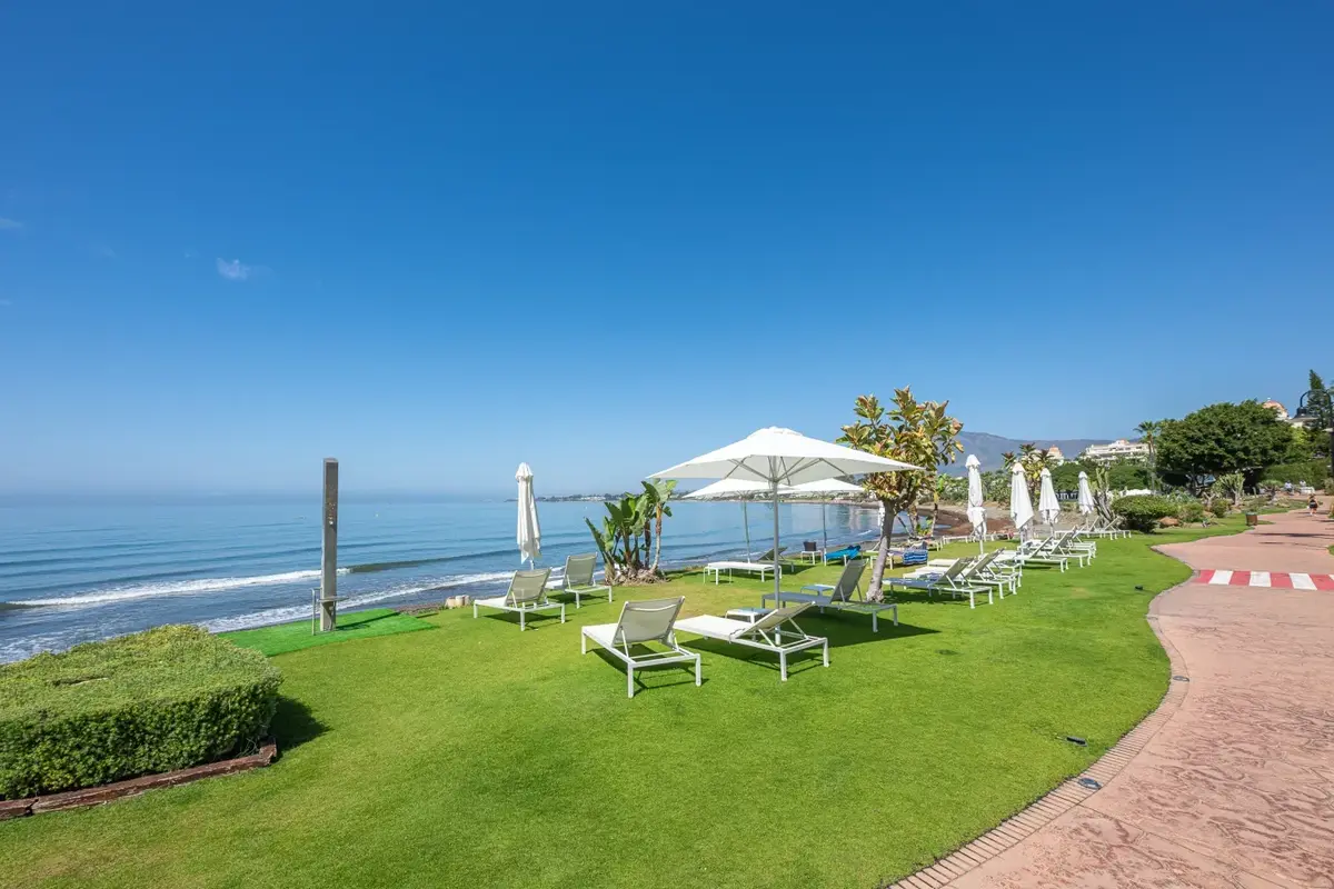 Middle Floor Apartment in Estepona