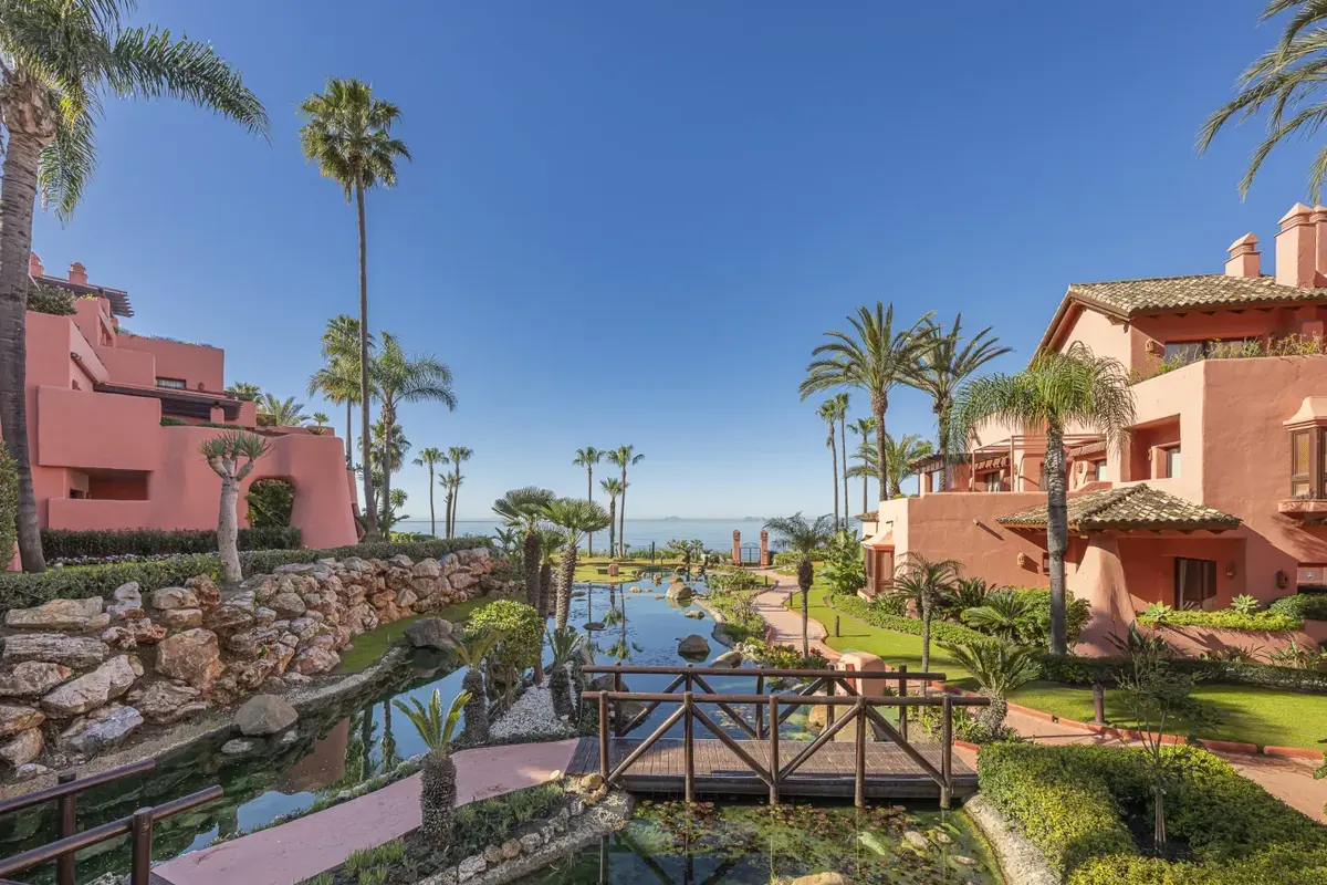 Middle Floor Apartment in Estepona