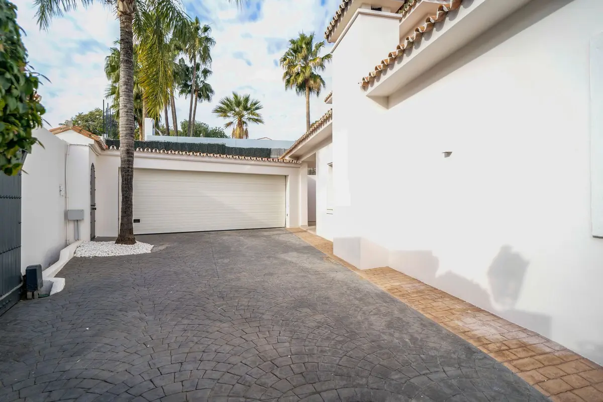 Detached Villa in Marbella