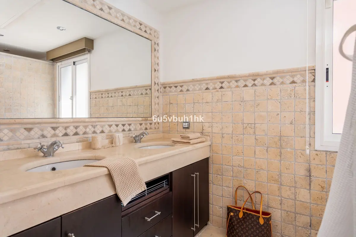 Townhouse in Nueva Andalucía