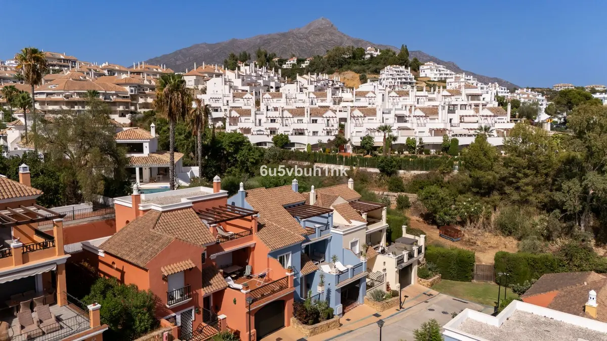 Townhouse in Nueva Andalucía