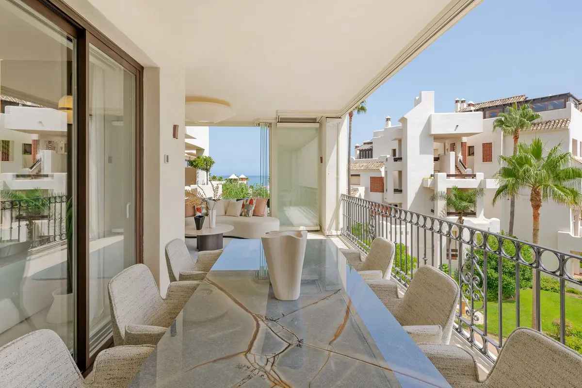 Middle Floor Apartment in Estepona