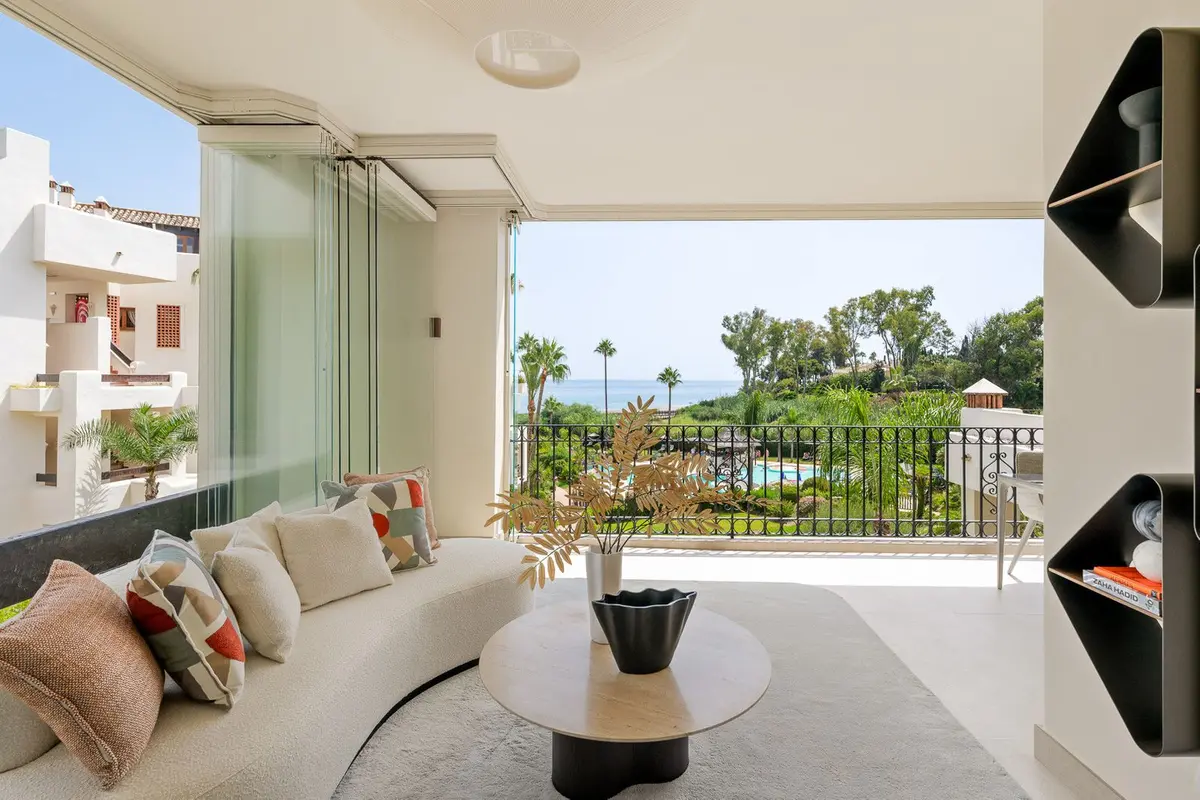 Middle Floor Apartment in Estepona