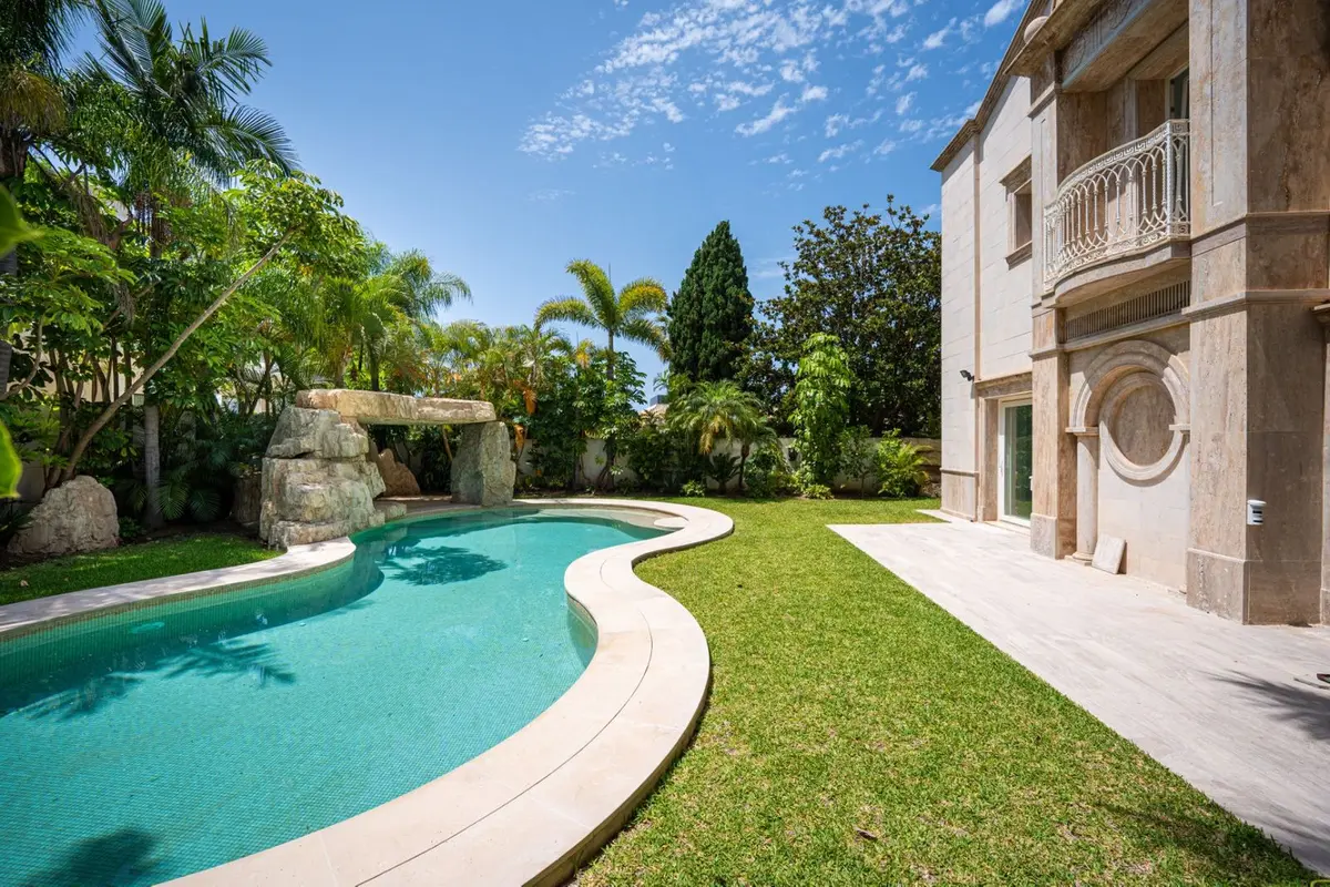 Detached Villa in Marbella
