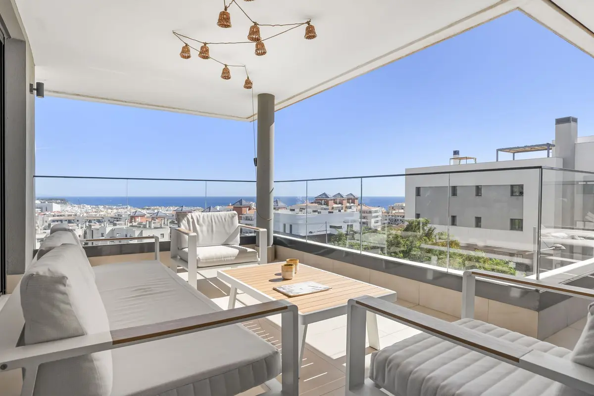 Middle Floor Apartment in Estepona