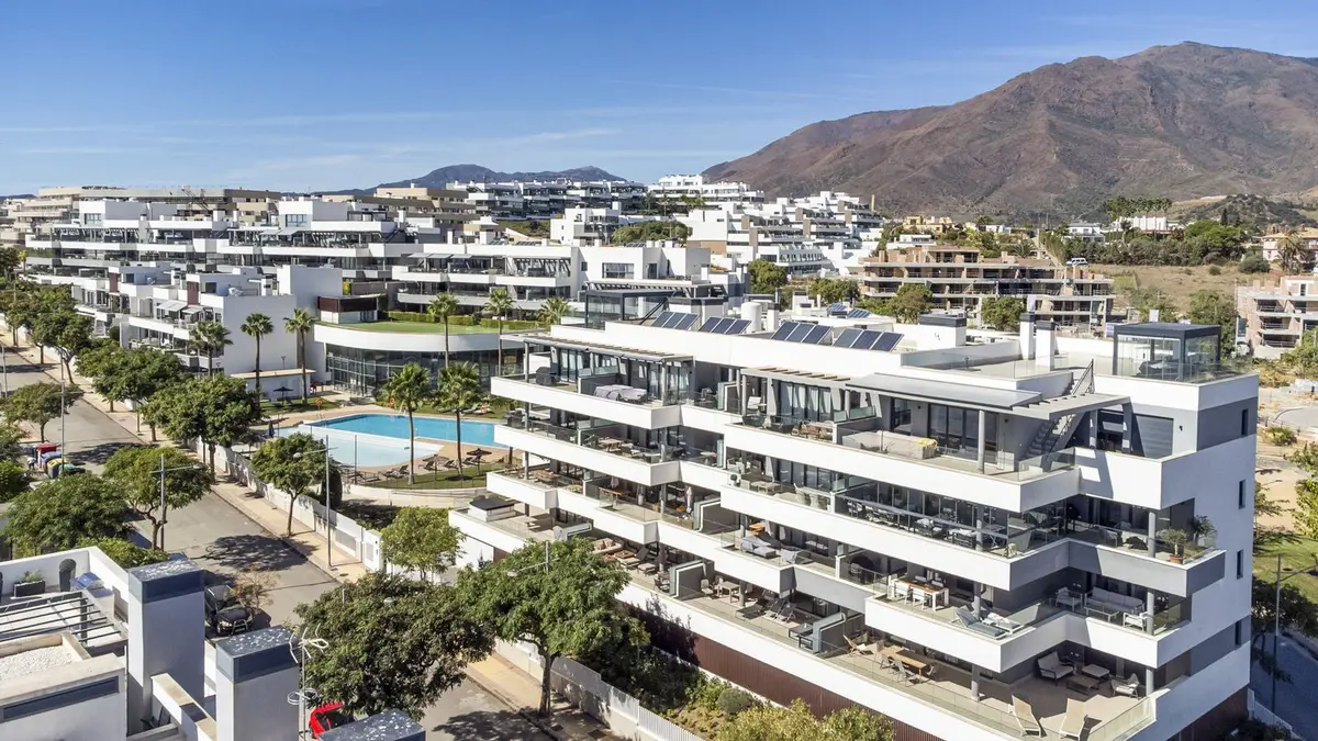 Middle Floor Apartment in Estepona