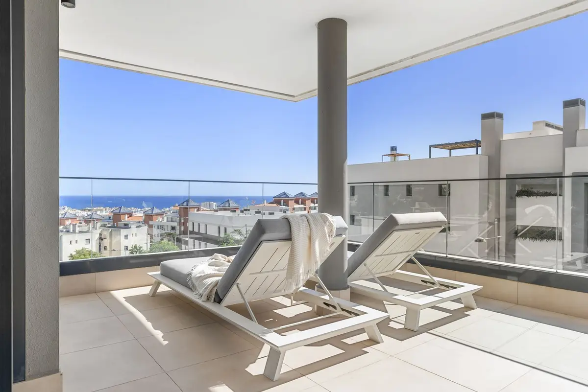 Middle Floor Apartment in Estepona