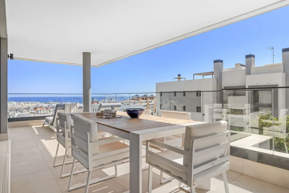Middle Floor Apartment in Estepona