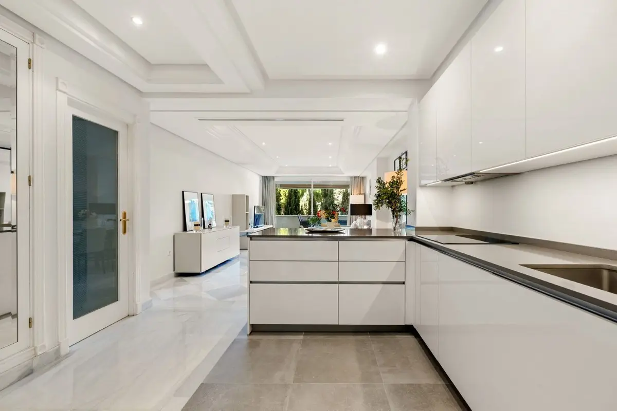 Middle Floor Apartment in Marbella