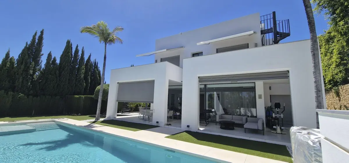 Detached Villa in Nueva Andalucía