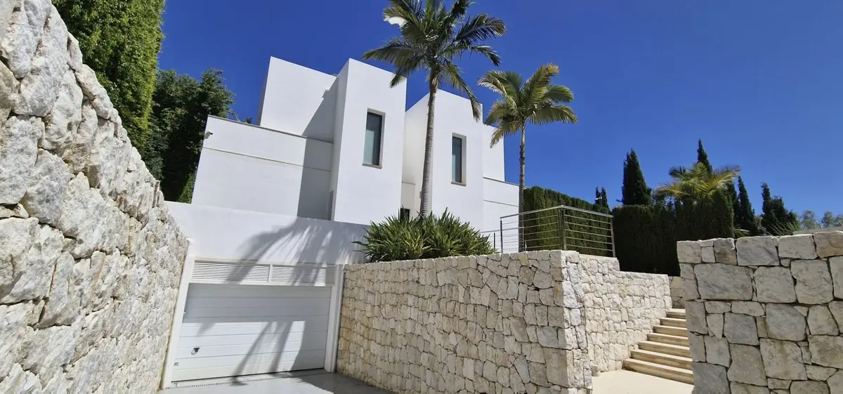 Detached Villa in Nueva Andalucía