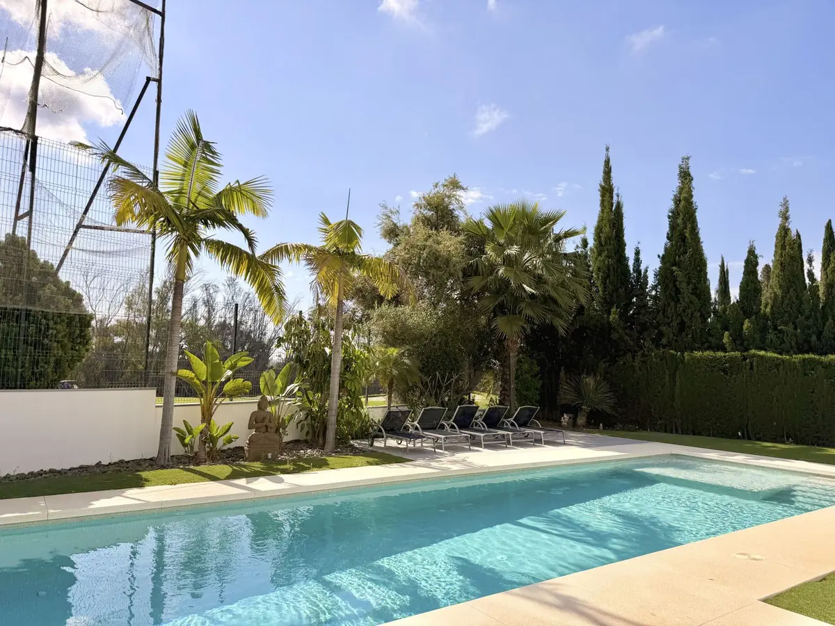 Detached Villa in Nueva Andalucía