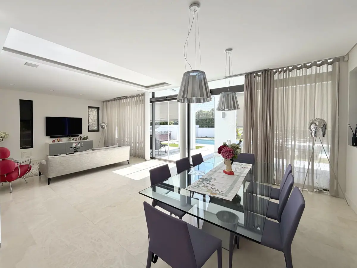 Detached Villa in Nueva Andalucía