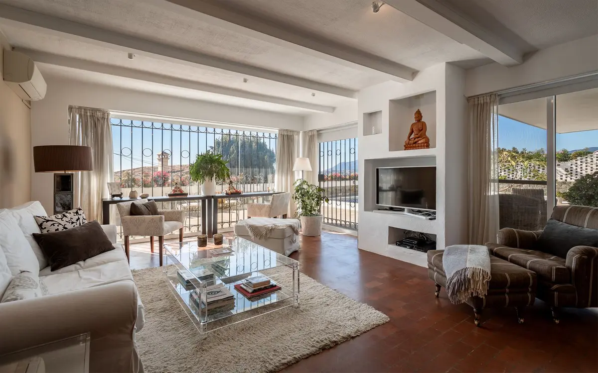 Detached Villa in Nueva Andalucía