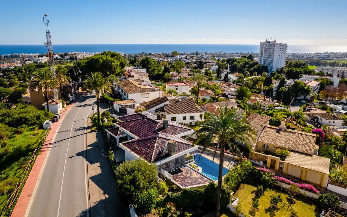 Detached Villa in Nueva Andalucía