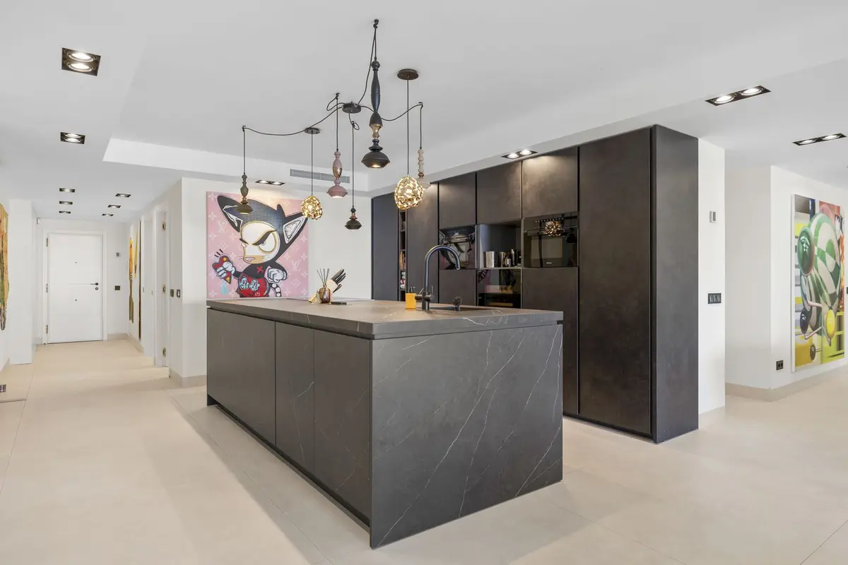 Middle Floor Apartment in Puerto Banús