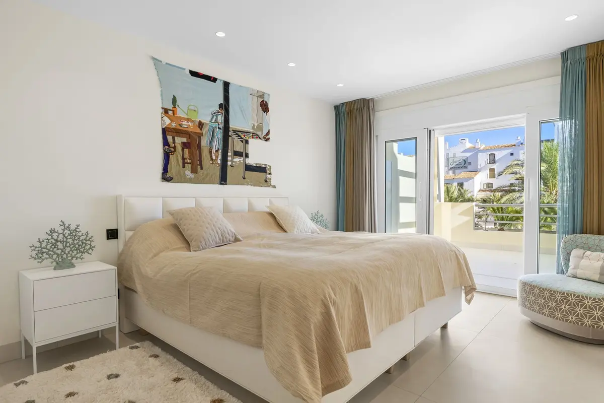 Middle Floor Apartment in Puerto Banús