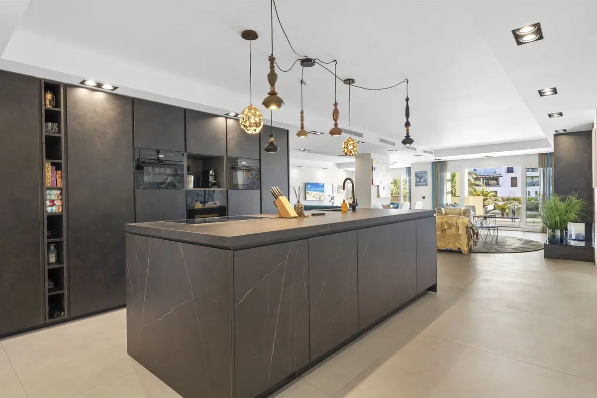 Middle Floor Apartment in Puerto Banús