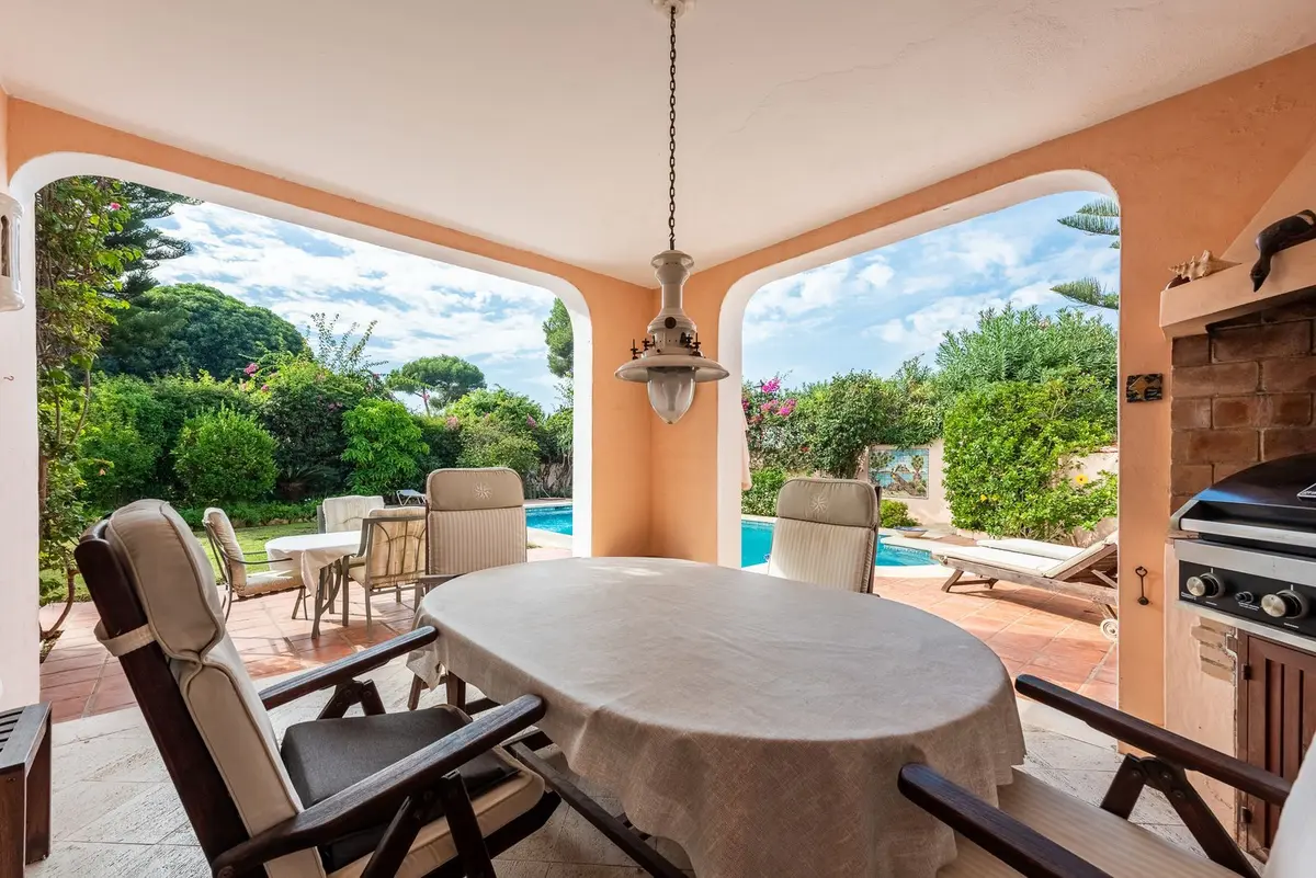 Detached Villa in El Paraiso
