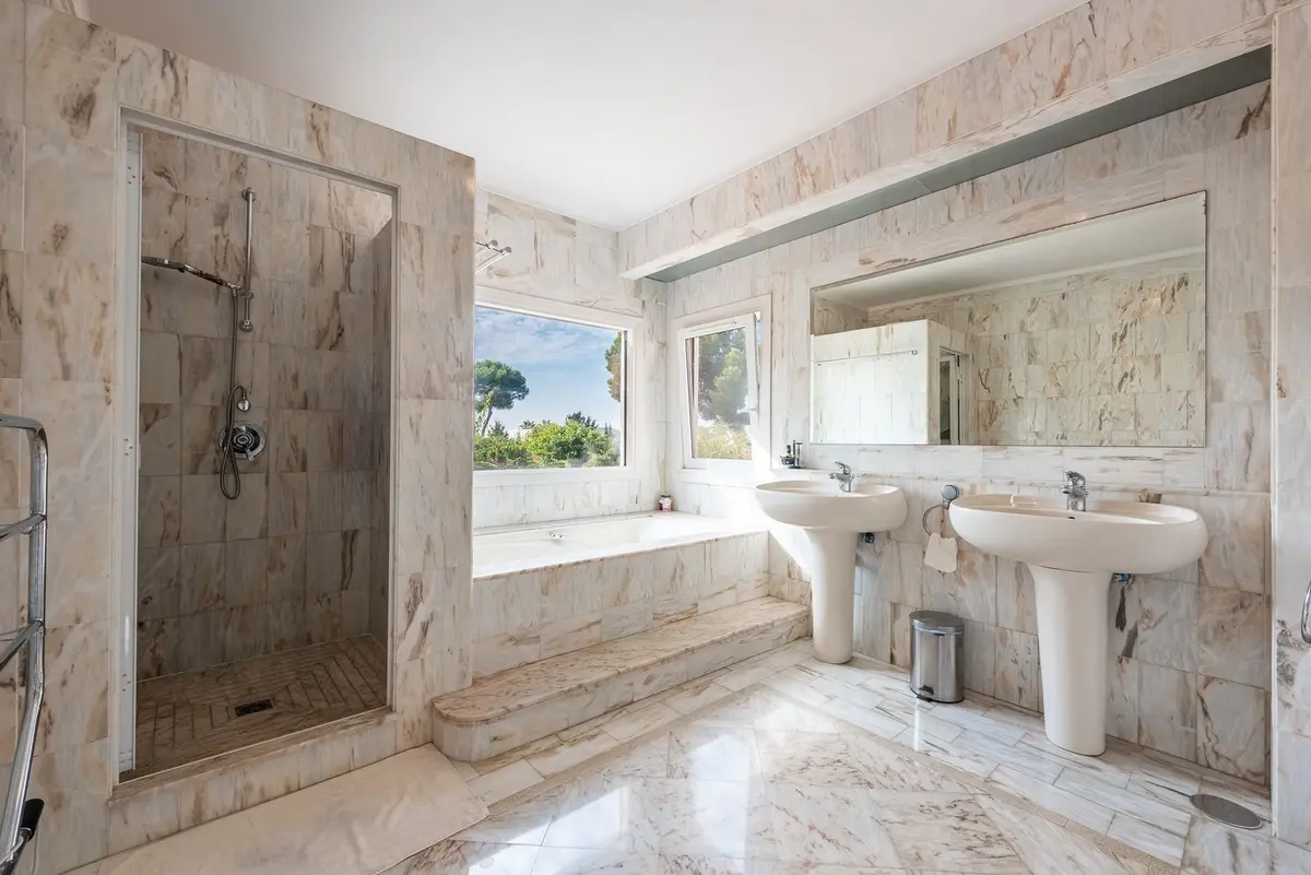 Detached Villa in El Paraiso