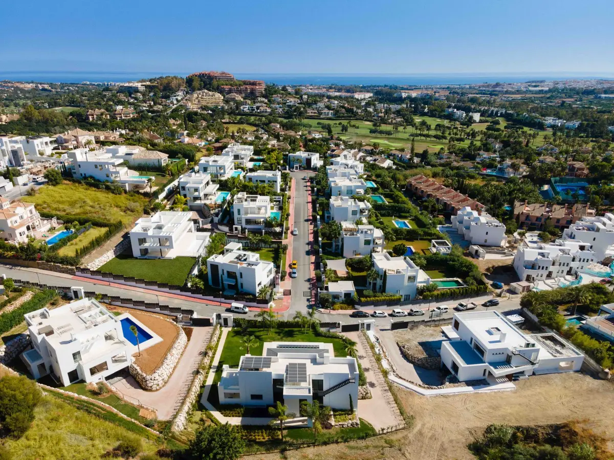Detached Villa in Nueva Andalucía