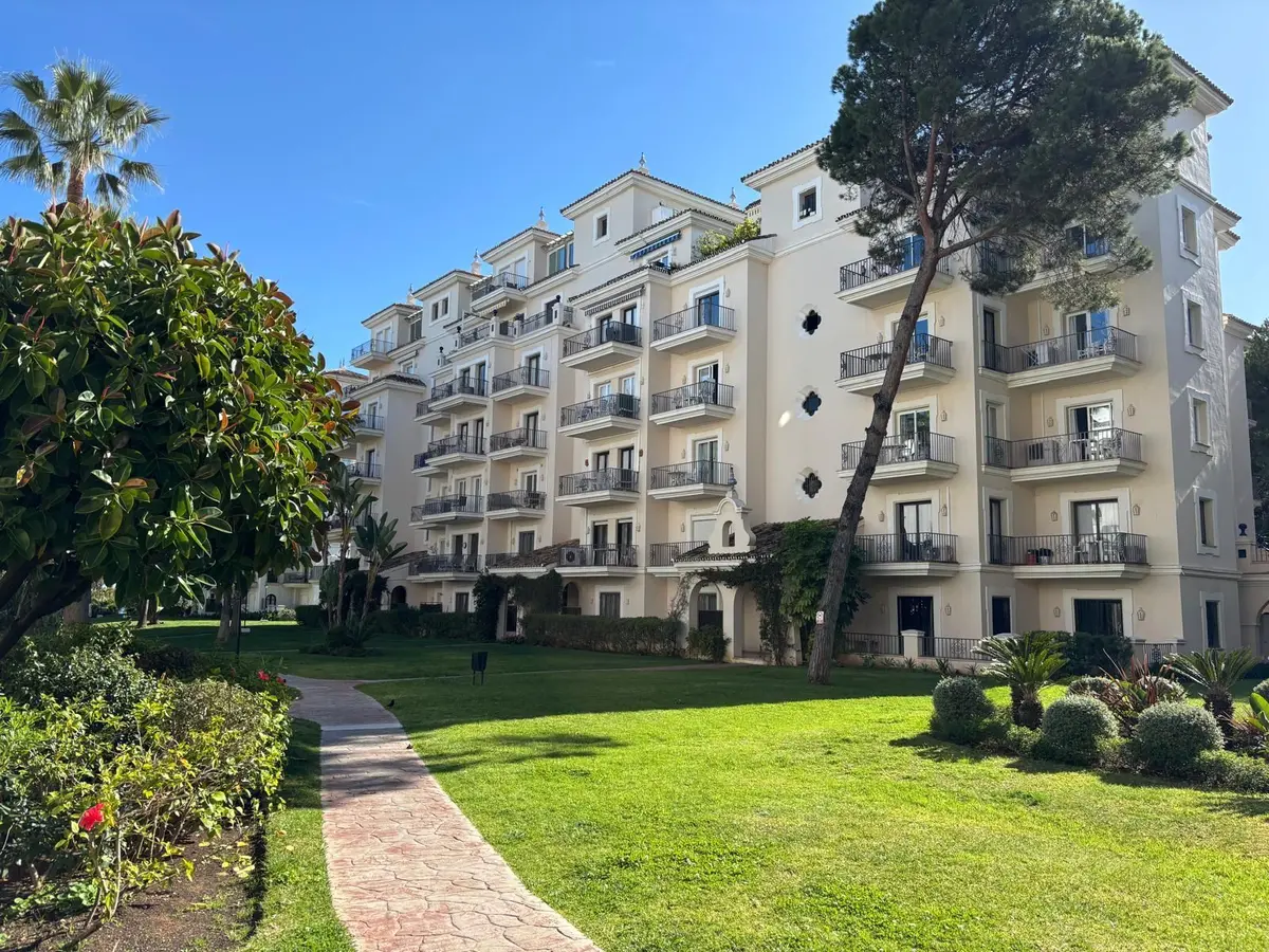 Middle Floor Apartment in Nueva Andalucía