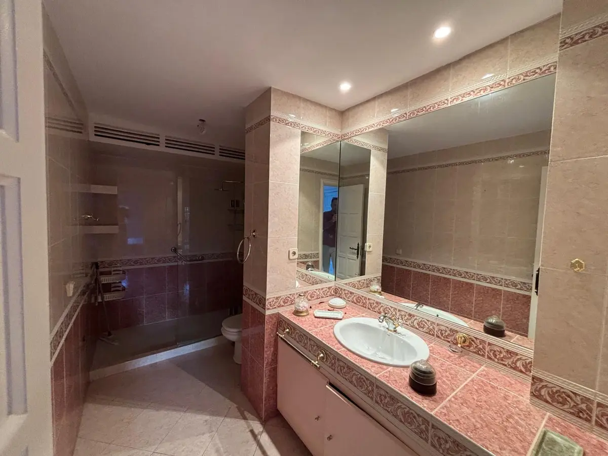 Middle Floor Apartment in Nueva Andalucía