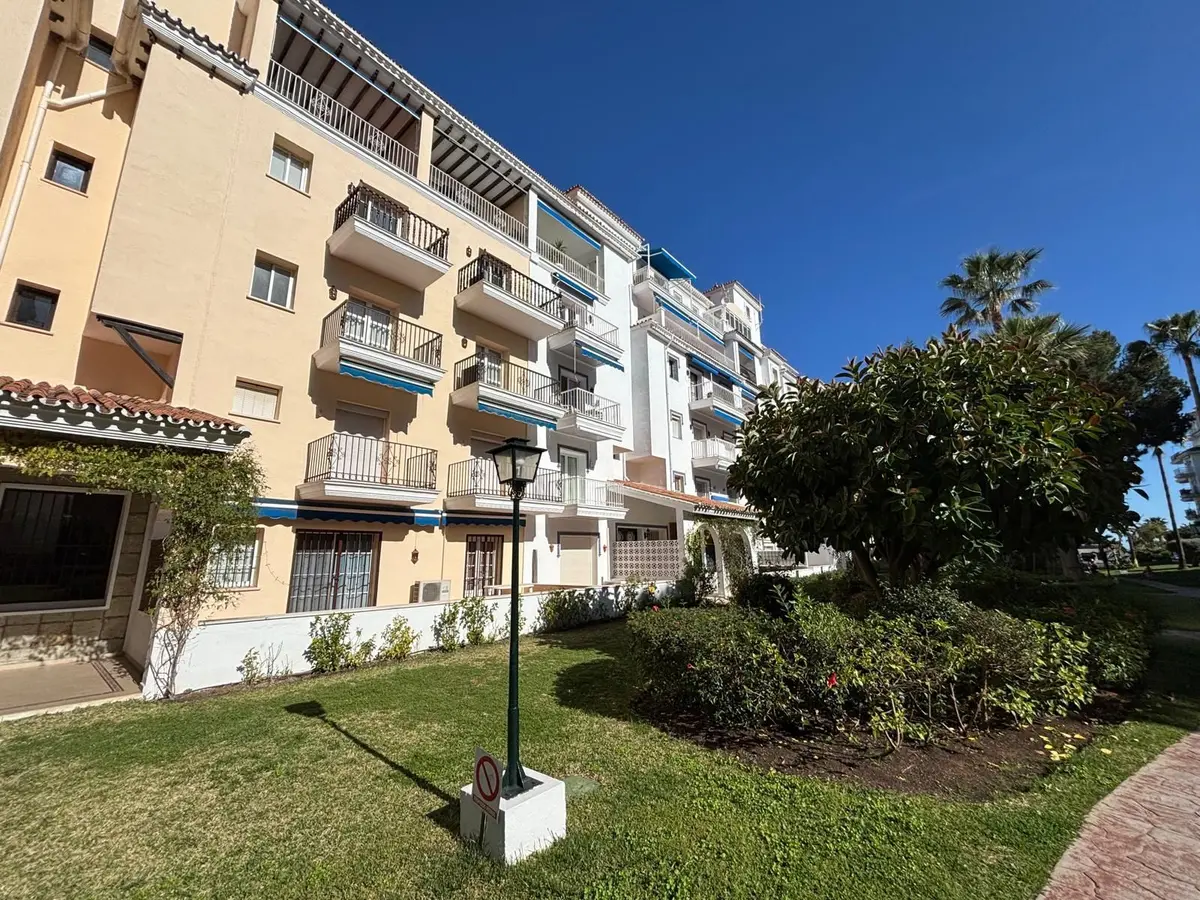 Middle Floor Apartment in Nueva Andalucía